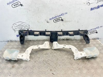 Лот: 25305298. Фото: 1. крепление бампера Ford Focus CB8. Двигатель и элементы двигателя