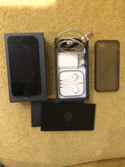 Лот: 8660304. Фото: 1. iPhone 5 16Gb, чёрный. Смартфоны