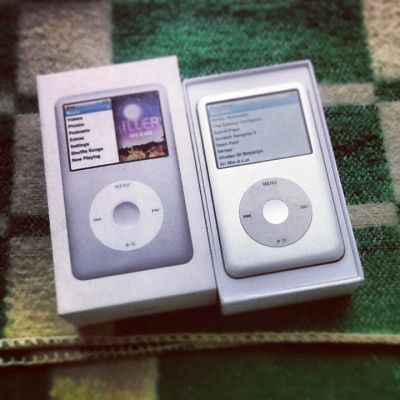 Лот: 3329625. Фото: 1. Apple iPod Classic 160 gb white. Плееры