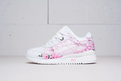 Лот: 11617619. Фото: 1. Кроссовки Asics Gel Lyte III Sakura. Кеды, кроссовки, слипоны