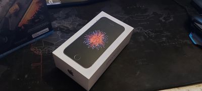 Лот: 14373962. Фото: 1. Iphone SE 128GB + Gamepad MOGA. Смартфоны