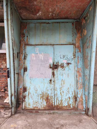 Лот: 25556021. Фото: 1. Дверь железная в Красноярске. Двери входные