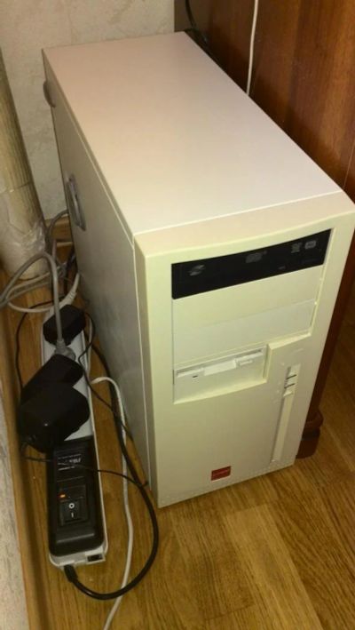 Лот: 7380226. Фото: 1. Системный блок Pentium 4 с монитором. Компьютеры в сборе