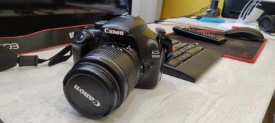 Лот: 20271750. Фото: 1. Зеркальная фотокамера Canon EOS... Цифровые зеркальные