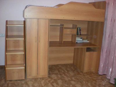 Лот: 1522331. Фото: 1. уголок школьник (кровать+стол). Другое (мебель)