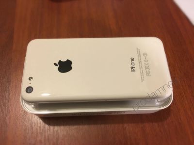 Лот: 4620914. Фото: 1. Apple iPhone 5C 8Gb Отличное состояние... Смартфоны