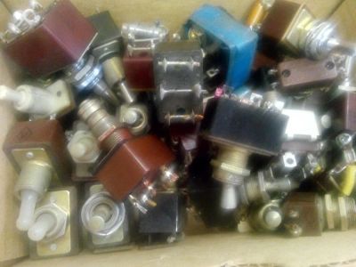 Лот: 4212784. Фото: 1. Старые тумблеры, выкллючатели... Реле, тумблеры, переключатели