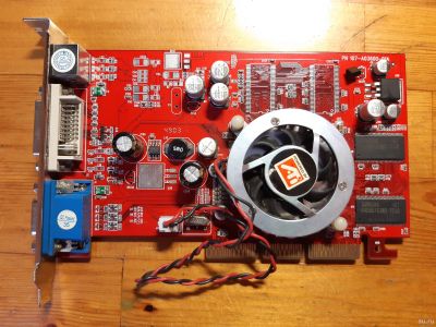 Лот: 16147641. Фото: 1. Видеокарта ATI Radeon 9600SE. Видеокарты