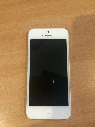 Лот: 9382655. Фото: 1. Iphone 5 16gb Silver. Смартфоны