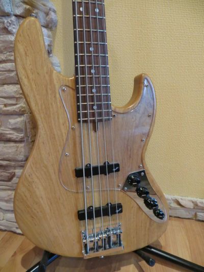 Лот: 5207804. Фото: 1. Fender Jazz Bass Vintage (JBV-950... Гитары