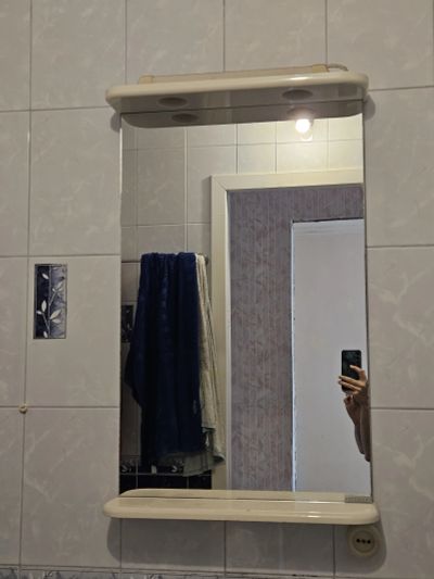 Лот: 25634747. Фото: 1. Зеркало с полочкой и подсветкой... Зеркала