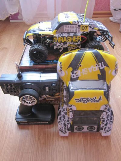 Лот: 3458487. Фото: 1. Продам Thrasher 1:18 + запчасти. Автомоделизм