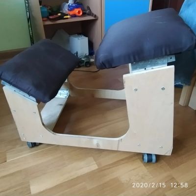 Лот: 15455443. Фото: 1. коленный стул-спасите себя и ребенка... Столики, стулья, парты