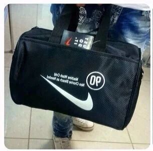 Лот: 7315864. Фото: 1. Сумка NIKE небольшая, цвет: черный. Фитнес, аэробика и гимнастика