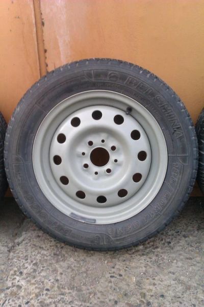 Лот: 4393880. Фото: 1. комплект летних колес 185/60/14. Шины на дисках