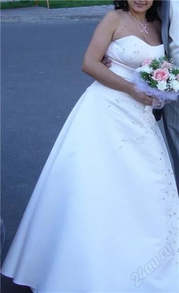 Лот: 1516629. Фото: 1. Свадебное шикарное платье из бутика... Свадебные платья