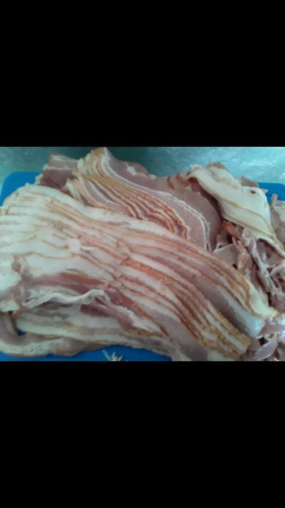 Лот: 16816144. Фото: 1. Бекон 1 кг полукопченый. Мясо, птица, яйцо