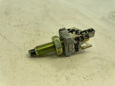Лот: 22459988. Фото: 1. концевик педали тормоза Kia Spectra... Другое (автозапчасти)