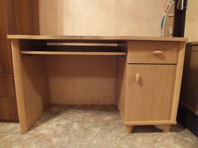 Лот: 12733113. Фото: 1. Стол. Компьютерные и письменные столы