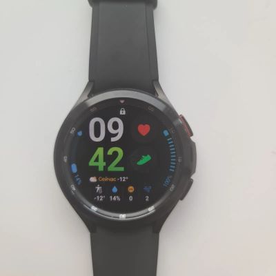 Лот: 19980760. Фото: 1. Samsung Galaxy Watch4 Classic... Смарт-часы, фитнес-браслеты, аксессуары