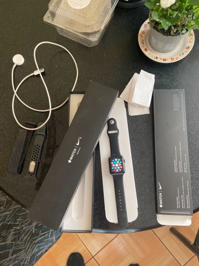 Лот: 18233474. Фото: 1. Apple Watch 3 series Nike edition... Смарт-часы, фитнес-браслеты, аксессуары