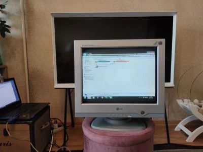 Лот: 17975572. Фото: 1. Монитор LG Flatron EZ T710PU. ЭЛТ-мониторы
