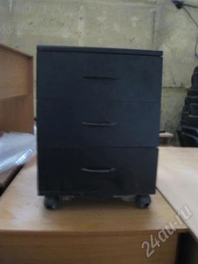 Лот: 344721. Фото: 1. Продам тумбу подкатную черную. Красноярск