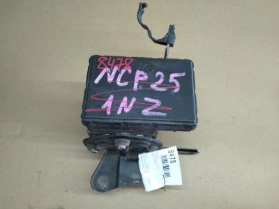 Лот: 21417701. Фото: 1. блок abs Toyota Funcargo NCP25. Двигатель и элементы двигателя