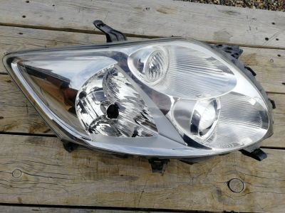 Лот: 15091346. Фото: 1. Фара Toyota Auris 2008 (81130-02470... Оптика и освещение