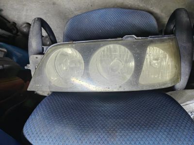 Лот: 24426541. Фото: 1. Фара Nissan Bluebird ниссан блюберд. Оптика и освещение