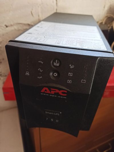 Лот: 19985892. Фото: 1. APC Smart-UPS 750VA. ИБП, аккумуляторы для ИБП
