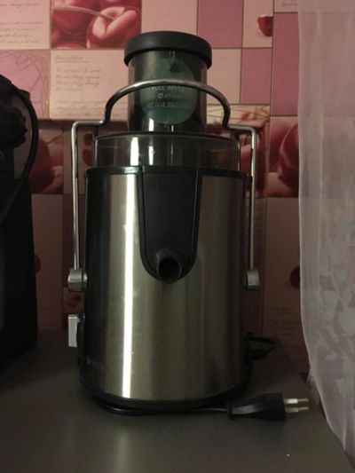 Лот: 10729516. Фото: 1. Соковыжималка vitek VT-1607. Кухонная