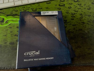 Лот: 19129502. Фото: 1. Б/у 16GB (8+8) DDR4 4400 Crucial... Оперативная память