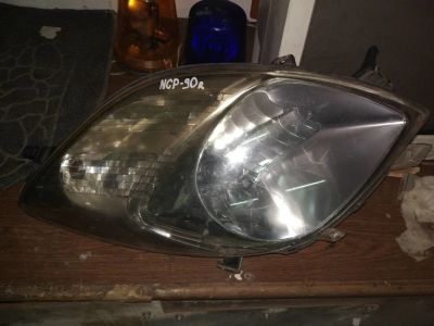 Лот: 13937921. Фото: 1. Фара Toyota vitz ncp -90. Оптика и освещение