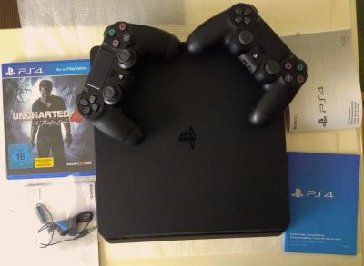 Лот: 9795687. Фото: 1. PlayStation 4 Slim 1Tb | 2 джойстика... Консоли