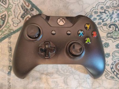 Лот: 18035958. Фото: 1. Джойстик XBOX ONE gamepad. Аксессуары для игровых приставок, консолей, геймпады