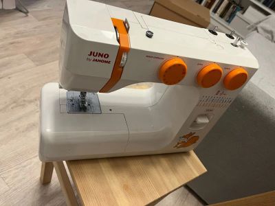 Лот: 23515340. Фото: 1. Швейная машинка Janome Juno 1915. Швейная, вязальная