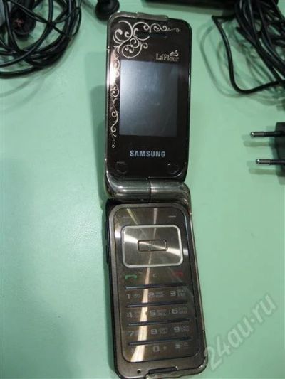 Лот: 672443. Фото: 1. Samsung SGH-L310 Практически новый... Кнопочные мобильные телефоны