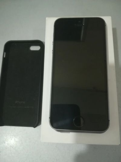 Лот: 13394217. Фото: 1. iPhone SE Гарантия (1703-06). Смартфоны