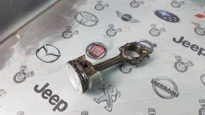 Лот: 24562617. Фото: 1. Поршень с шатуном Mitsubishi Airtrek... Двигатель и элементы двигателя