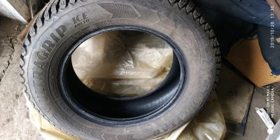 Лот: 14907547. Фото: 1. Зимние шипованные шины goodyear... Шины