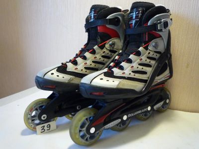 Лот: 21394331. Фото: 1. Раз: 39/25 - Rollerblade Aero... Роликовые коньки, скейтборды, самокаты