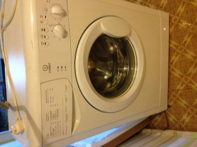 Лот: 4465627. Фото: 1. Стиральная машинка Indesit WIUN... Стиральные машины