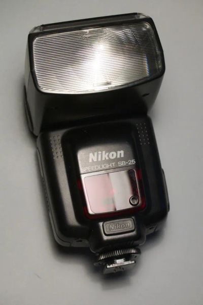 Лот: 20592984. Фото: 1. Вспышка Nikon SB-25. Вспышки, осветители, рассеиватели