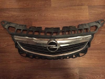 Лот: 10457474. Фото: 1. Opel Astra j решетка радиатора. Кузов
