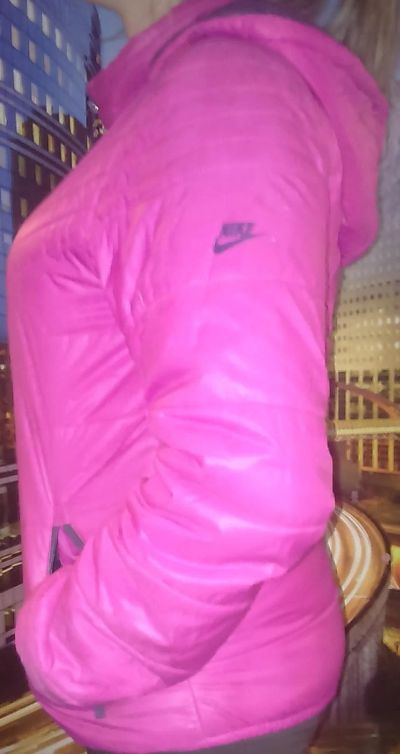 Лот: 6809240. Фото: 1. Куртка женская Nike размер 42-44... Верхняя одежда