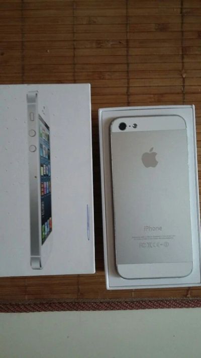 Лот: 5194704. Фото: 1. IPhone 5 16GB заблокированный... Смартфоны