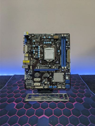Лот: 25273057. Фото: 1. Материнская плата Asrock H61M-S... Материнские платы