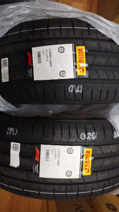 Лот: 21546071. Фото: 1. Pirelli P Zero PZ4 245/45 R19... Шины