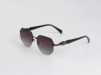 Лот: 25273421. Фото: 1. Очки Prada. Очки солнцезащитные
